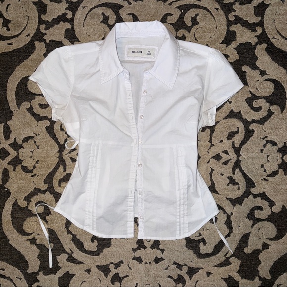 Hollister Tops - Hollister white button up blouse